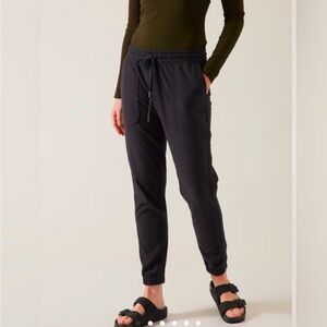 Athleta Black Farron Jogger Size 2